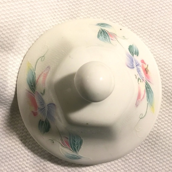 Aynsley LITTLE SWEETHEART Candy Jar & Lid 6 1/4" Tall - Picture 7 of 10